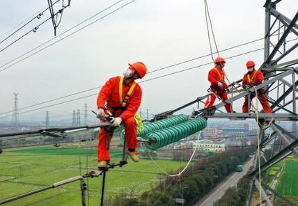 首批返甬電力“空中飛人”復(fù)工