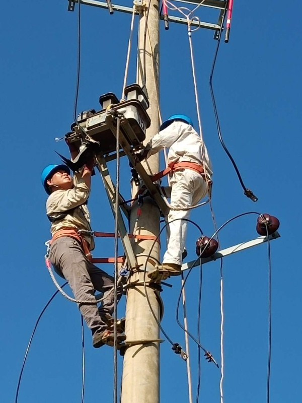 國網南豐縣供電公司：清晨搶修專變 無償服務獲點贊