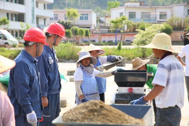 貴州貞豐機(jī)械化育秧抓農(nóng)時 電力“三保”助春耕