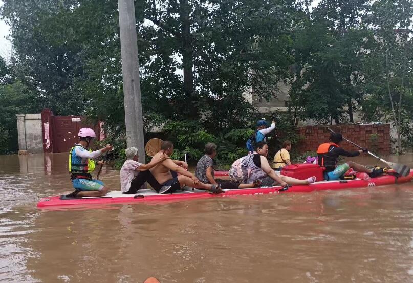 【防汛救災(zāi) 央企行動】風(fēng)雨同心 人民至上 中國電建奮戰(zhàn)在防汛搶險一線