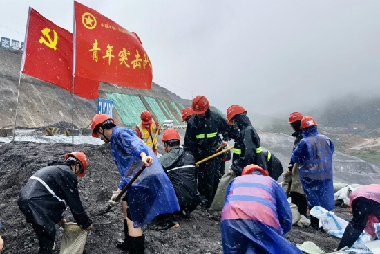 中國電建：讓黨旗高高飄揚(yáng)在防汛抗洪救災(zāi)一線