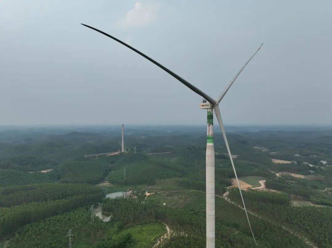 國投廣西那思風電場首批機組投產(chǎn)發(fā)電