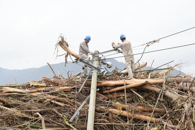 國(guó)網(wǎng)龍巖供電公司在防汛搶險(xiǎn)保電一線(xiàn)筑牢“紅色堡壘”